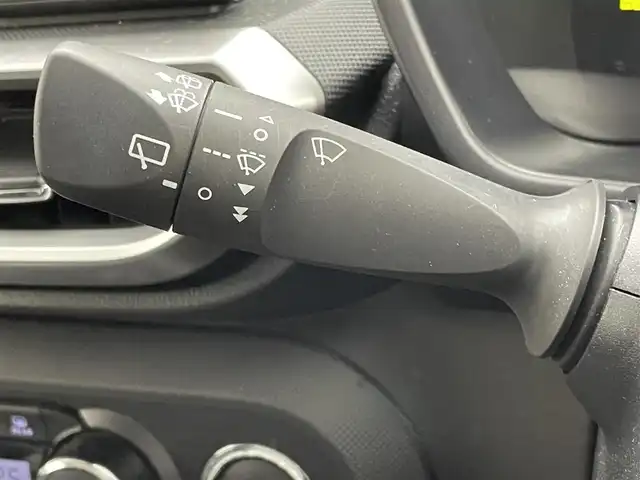 ダイハツ ロッキー プレミアム G 茨城県 2023(令5)年 2.8万km ブラックマイカメタリック 社外ナビ/フルセグ視聴可/ドラレコ/ETC/追従クルコン/バックカメラ/USB端子/HDMI端子/Bluetooth接続/純正AW
