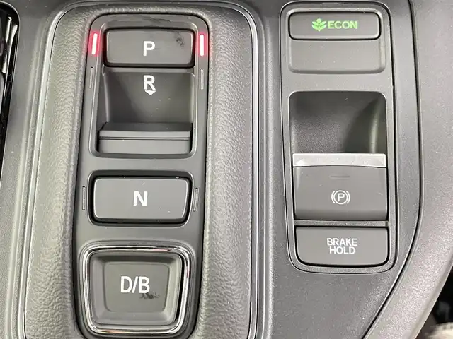 ホンダ ステップワゴン スパーダ eHEV 千葉県 2025(令7)年 0.1千km プラチナホワイトパール 登録済未使用車/HondaSENSING/・衝突軽減ブレーキ（CMBS）/・先行車発進お知らせ機能/・歩行者事故低減ステアリング/・路外逸脱抑制機能/・標識認識機能/・渋滞追従機能付アダプティブクルーズコントロール/・車線維持支援システム（LKAS）/・トラフィックジャムアシスト（渋滞運転支援機能）/・ブラインドスポットインフォメーション/・誤発進抑制機能/・後方誤発進抑制機能/・近距離衝突軽減ブレーキ/・急アクセル抑制機能/・パーキングセンサーシステム/・オートハイビーム/純正11.4インチメモリーナビ/・フルセグTV/・Bluetooth接続/・CD/DVD再生/・SD/MSV/・バックカメラ/両側パワースライドドア/LEDヘッドライト/コーナーセンサー/スマートキー