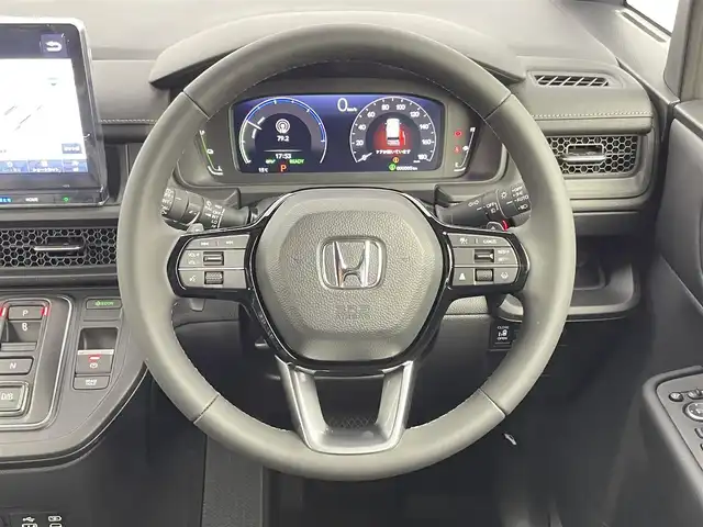 ホンダ ステップワゴン スパーダ eHEV 千葉県 2025(令7)年 0.1千km プラチナホワイトパール 登録済未使用車/HondaSENSING/・衝突軽減ブレーキ（CMBS）/・先行車発進お知らせ機能/・歩行者事故低減ステアリング/・路外逸脱抑制機能/・標識認識機能/・渋滞追従機能付アダプティブクルーズコントロール/・車線維持支援システム（LKAS）/・トラフィックジャムアシスト（渋滞運転支援機能）/・ブラインドスポットインフォメーション/・誤発進抑制機能/・後方誤発進抑制機能/・近距離衝突軽減ブレーキ/・急アクセル抑制機能/・パーキングセンサーシステム/・オートハイビーム/純正11.4インチメモリーナビ/・フルセグTV/・Bluetooth接続/・CD/DVD再生/・SD/MSV/・バックカメラ/両側パワースライドドア/LEDヘッドライト/コーナーセンサー/スマートキー