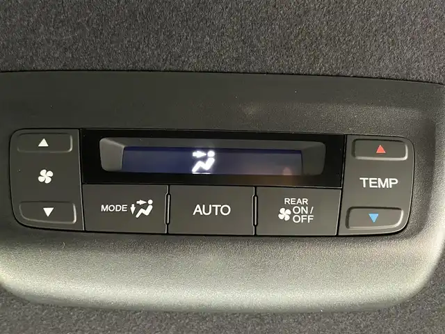 ホンダ ステップワゴン スパーダ eHEV 千葉県 2025(令7)年 0.1千km プラチナホワイトパール 登録済未使用車/HondaSENSING/・衝突軽減ブレーキ（CMBS）/・先行車発進お知らせ機能/・歩行者事故低減ステアリング/・路外逸脱抑制機能/・標識認識機能/・渋滞追従機能付アダプティブクルーズコントロール/・車線維持支援システム（LKAS）/・トラフィックジャムアシスト（渋滞運転支援機能）/・ブラインドスポットインフォメーション/・誤発進抑制機能/・後方誤発進抑制機能/・近距離衝突軽減ブレーキ/・急アクセル抑制機能/・パーキングセンサーシステム/・オートハイビーム/純正11.4インチメモリーナビ/・フルセグTV/・Bluetooth接続/・CD/DVD再生/・SD/MSV/・バックカメラ/両側パワースライドドア/LEDヘッドライト/コーナーセンサー/スマートキー