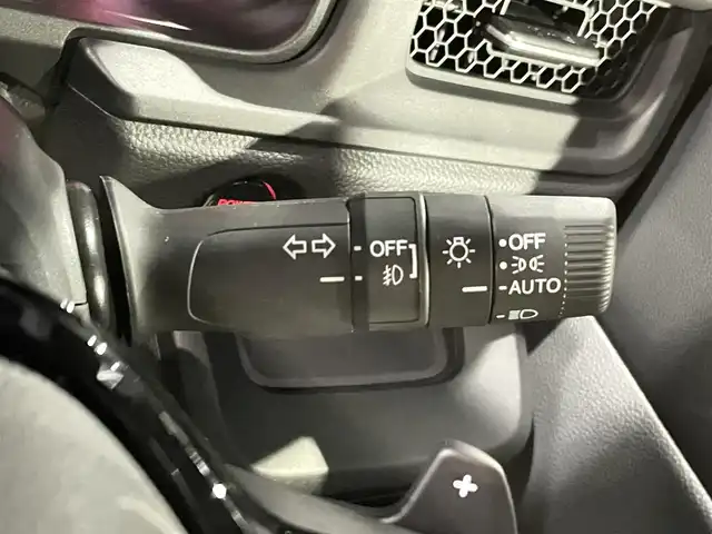 ホンダ ステップワゴン スパーダ eHEV 千葉県 2025(令7)年 0.1千km プラチナホワイトパール 登録済未使用車/HondaSENSING/・衝突軽減ブレーキ（CMBS）/・先行車発進お知らせ機能/・歩行者事故低減ステアリング/・路外逸脱抑制機能/・標識認識機能/・渋滞追従機能付アダプティブクルーズコントロール/・車線維持支援システム（LKAS）/・トラフィックジャムアシスト（渋滞運転支援機能）/・ブラインドスポットインフォメーション/・誤発進抑制機能/・後方誤発進抑制機能/・近距離衝突軽減ブレーキ/・急アクセル抑制機能/・パーキングセンサーシステム/・オートハイビーム/純正11.4インチメモリーナビ/・フルセグTV/・Bluetooth接続/・CD/DVD再生/・SD/MSV/・バックカメラ/両側パワースライドドア/LEDヘッドライト/コーナーセンサー/スマートキー