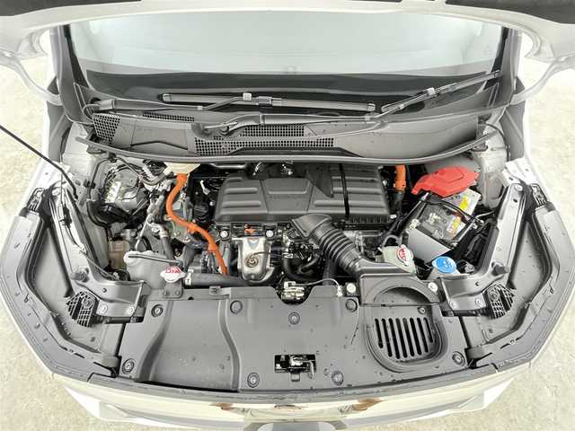 ホンダ ステップワゴン スパーダ eHEV 千葉県 2025(令7)年 0.1千km プラチナホワイトパール 登録済未使用車/HondaSENSING/・衝突軽減ブレーキ（CMBS）/・先行車発進お知らせ機能/・歩行者事故低減ステアリング/・路外逸脱抑制機能/・標識認識機能/・渋滞追従機能付アダプティブクルーズコントロール/・車線維持支援システム（LKAS）/・トラフィックジャムアシスト（渋滞運転支援機能）/・ブラインドスポットインフォメーション/・誤発進抑制機能/・後方誤発進抑制機能/・近距離衝突軽減ブレーキ/・急アクセル抑制機能/・パーキングセンサーシステム/・オートハイビーム/純正11.4インチメモリーナビ/・フルセグTV/・Bluetooth接続/・CD/DVD再生/・SD/MSV/・バックカメラ/両側パワースライドドア/LEDヘッドライト/コーナーセンサー/スマートキー