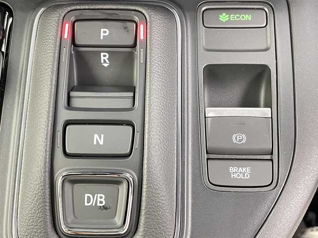 ホンダ ステップワゴン スパーダ eHEV 千葉県 2025(令7)年 0.1千km プラチナホワイトパール 登録済未使用車/HondaSENSING/・衝突軽減ブレーキ（CMBS）/・先行車発進お知らせ機能/・歩行者事故低減ステアリング/・路外逸脱抑制機能/・標識認識機能/・渋滞追従機能付アダプティブクルーズコントロール/・車線維持支援システム（LKAS）/・トラフィックジャムアシスト（渋滞運転支援機能）/・ブラインドスポットインフォメーション/・誤発進抑制機能/・後方誤発進抑制機能/・近距離衝突軽減ブレーキ/・急アクセル抑制機能/・パーキングセンサーシステム/・オートハイビーム/純正11.4インチメモリーナビ/・フルセグTV/・Bluetooth接続/・CD/DVD再生/・SD/MSV/・バックカメラ/両側パワースライドドア/LEDヘッドライト/コーナーセンサー/スマートキー