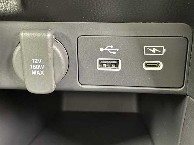 ホンダ ステップワゴン スパーダ eHEV 千葉県 2025(令7)年 0.1千km プラチナホワイトパール 登録済未使用車/HondaSENSING/・衝突軽減ブレーキ（CMBS）/・先行車発進お知らせ機能/・歩行者事故低減ステアリング/・路外逸脱抑制機能/・標識認識機能/・渋滞追従機能付アダプティブクルーズコントロール/・車線維持支援システム（LKAS）/・トラフィックジャムアシスト（渋滞運転支援機能）/・ブラインドスポットインフォメーション/・誤発進抑制機能/・後方誤発進抑制機能/・近距離衝突軽減ブレーキ/・急アクセル抑制機能/・パーキングセンサーシステム/・オートハイビーム/純正11.4インチメモリーナビ/・フルセグTV/・Bluetooth接続/・CD/DVD再生/・SD/MSV/・バックカメラ/両側パワースライドドア/LEDヘッドライト/コーナーセンサー/スマートキー