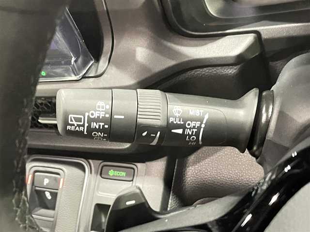 ホンダ ステップワゴン スパーダ eHEV 千葉県 2025(令7)年 0.1千km プラチナホワイトパール 登録済未使用車/HondaSENSING/・衝突軽減ブレーキ（CMBS）/・先行車発進お知らせ機能/・歩行者事故低減ステアリング/・路外逸脱抑制機能/・標識認識機能/・渋滞追従機能付アダプティブクルーズコントロール/・車線維持支援システム（LKAS）/・トラフィックジャムアシスト（渋滞運転支援機能）/・ブラインドスポットインフォメーション/・誤発進抑制機能/・後方誤発進抑制機能/・近距離衝突軽減ブレーキ/・急アクセル抑制機能/・パーキングセンサーシステム/・オートハイビーム/純正11.4インチメモリーナビ/・フルセグTV/・Bluetooth接続/・CD/DVD再生/・SD/MSV/・バックカメラ/両側パワースライドドア/LEDヘッドライト/コーナーセンサー/スマートキー