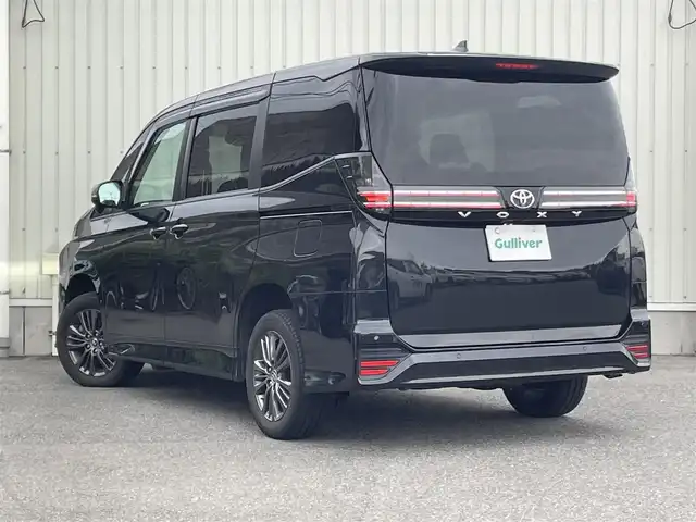 トヨタ ヴォクシー S－G 山形県 2022(令4)年 3.1万km グリッターブラックガラスフレーク 4WD/セーフティセンス/両側パワースライドドア/純正ナビ/　【BT USB Miracast Apps】/バックカメラ/ETC/前後ドライブレコーダー/ステアリングスイッチ/レーダークルーズコントロール/シートヒーター/オートホールド/横滑り防止装置/LEDライト/ウィンカーミラー/純正フロアマット/ドアバイザー/保証書、取説あり