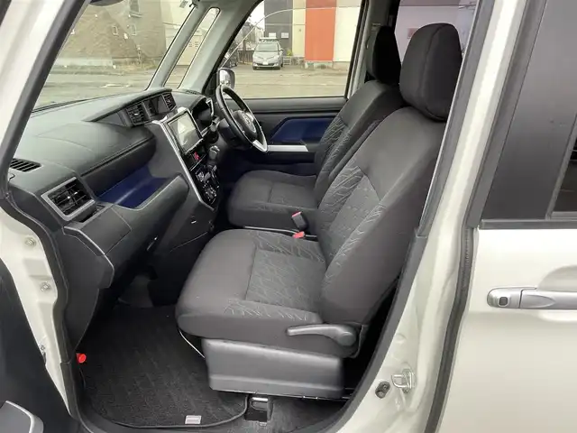 トヨタ ルーミー カスタムG－T 道央・札幌 2018(平30)年 6.6万km パールホワイトⅢ ４WD/純正ディーラーOPナビ/CD/DVD/BT/フルセグ/スマートアシスト/衝突被害軽減ブレーキ/横滑り防止装置/クルーズコントロール/レーンキープアシスト/リアコーナーセンサー/アラウンドビューモニター/ビルトインETC/ドライブレコーダー/アイドリングストップ/SPORTMODE/両側パワースライドドア/プッシュスタート/スマートキー/LEDヘッドライト/オートライト/フォグランプ/電動格納ミラー/ウィンカーミラー/純正フロアマット/ドアバイザー