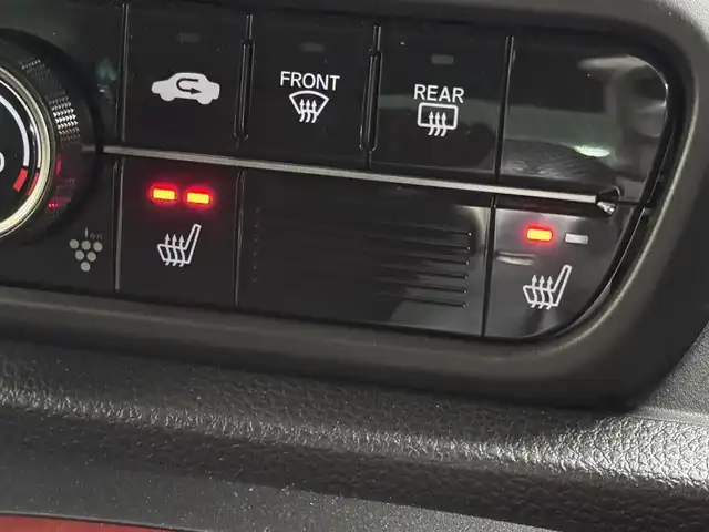 ホンダ Ｎ ＯＮＥ RS 三重県 2021(令3)年 3.2万km クリスタルブラックパール ガソリン・ターボ/FF/F6/純正 8インチナビ VXU-195NBi/（CD/DVD/FM/AM/TV/MusicRack/iPod/SD/USB/Bluetooth/AUX/CarPlay）/バックカメラ/Honda SENSING/・衝突軽減ブレーキ［CMBS］/・車線維持支援システム［LKAS］/・アダプティブクルーズコントロール［ACC］/・路外逸脱抑制機能/・先行車発進お知らせ機能/・標識認識機能/・パーキングセンサーシステム（後方）/など/装備/・オートエアコン/・オートライト/・オートハイビーム/・フルLEDヘッドライト/・フロントフォグライト/・電子制御パーキングブレーキ/・オートブレーキホールド機能/・ECON機能/・ステアリングスイッチ/・純正 15インチアルミホイール（RS専用）/・プッシュスタート/・スマートキーx2/など