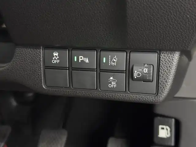 ホンダ Ｎ ＯＮＥ RS 三重県 2021(令3)年 3.2万km クリスタルブラックパール ガソリン・ターボ/FF/F6/純正 8インチナビ VXU-195NBi/（CD/DVD/FM/AM/TV/MusicRack/iPod/SD/USB/Bluetooth/AUX/CarPlay）/バックカメラ/Honda SENSING/・衝突軽減ブレーキ［CMBS］/・車線維持支援システム［LKAS］/・アダプティブクルーズコントロール［ACC］/・路外逸脱抑制機能/・先行車発進お知らせ機能/・標識認識機能/・パーキングセンサーシステム（後方）/など/装備/・オートエアコン/・オートライト/・オートハイビーム/・フルLEDヘッドライト/・フロントフォグライト/・電子制御パーキングブレーキ/・オートブレーキホールド機能/・ECON機能/・ステアリングスイッチ/・純正 15インチアルミホイール（RS専用）/・プッシュスタート/・スマートキーx2/など