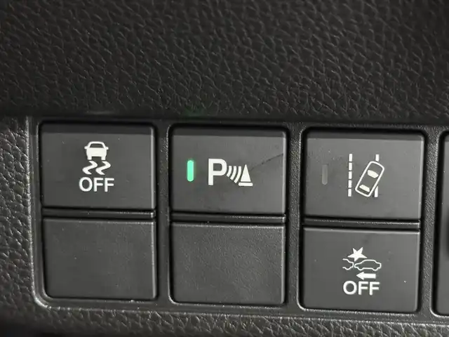 ホンダ Ｎ ＯＮＥ RS 三重県 2021(令3)年 3.2万km クリスタルブラックパール ガソリン・ターボ/FF/F6/純正 8インチナビ VXU-195NBi/（CD/DVD/FM/AM/TV/MusicRack/iPod/SD/USB/Bluetooth/AUX/CarPlay）/バックカメラ/Honda SENSING/・衝突軽減ブレーキ［CMBS］/・車線維持支援システム［LKAS］/・アダプティブクルーズコントロール［ACC］/・路外逸脱抑制機能/・先行車発進お知らせ機能/・標識認識機能/・パーキングセンサーシステム（後方）/など/装備/・オートエアコン/・オートライト/・オートハイビーム/・フルLEDヘッドライト/・フロントフォグライト/・電子制御パーキングブレーキ/・オートブレーキホールド機能/・ECON機能/・ステアリングスイッチ/・純正 15インチアルミホイール（RS専用）/・プッシュスタート/・スマートキーx2/など