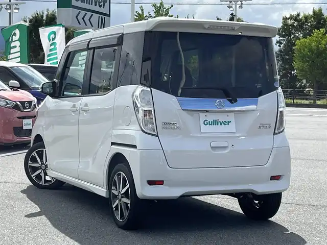 日産 デイズ ルークス HWS X Vセレクション 奈良県 2018(平30)年 6.8万km ホワイトパール 純正ナビ（MM317D-W）/（フルセグ／ＢＴ／ＣＤ／ＤＶＤ）/両側パワースライドドア/ハーフレザーシート/後席サンシェード/電動格納ミラー/オートライト/ＥＴＣ/前方ドライブレコーダー/純正15インチ/スペアキーX1