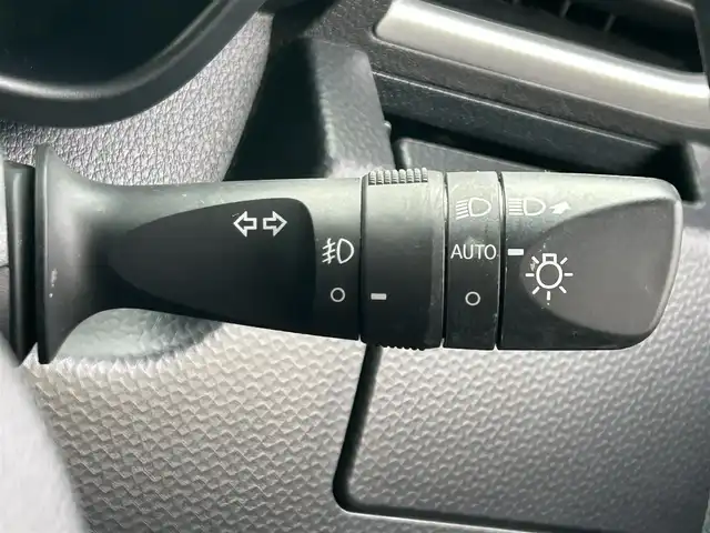 トヨタ ルーミー カスタムG 東京都 2021(令3)年 7.6万km ブラックマイカメタリック GRスポーツフルエアロ/ワンオーナー/純正ナビ / フルセグTV/Bluetooth/DVD/CD/バックカメラ /衝突回避支援ブレーキ/車線逸脱警報/ブレーキ制御付誤発進抑制/アダプティブクルーズコントロール/アダプティブドライビングビーム/衝突警報/ふらつき警報/サイドビューランプ/コーナーセンサー/路側逸脱警報/標識認識警報/両側パワースライドドア/LEDヘッドライト/LEDフォグランプ/オートライト/純正14インチアルミホイール/革調シートカバー/アイドリングストップ/プッシュスタート/スマートキー/電動オート格納ミラー/ウインカーミラー/ステアリングスイッチ/革巻きステアリングホイール/フロアマット/ドアバイザー/保証証/取扱説明書