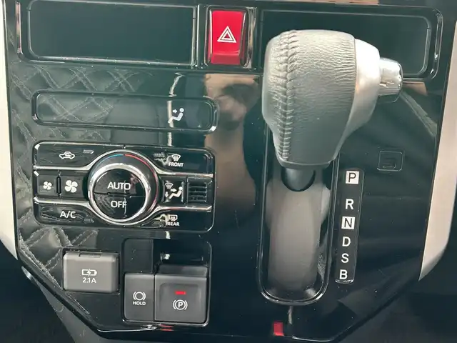 トヨタ ルーミー カスタムG 東京都 2021(令3)年 7.6万km ブラックマイカメタリック GRスポーツフルエアロ/ワンオーナー/純正ナビ / フルセグTV/Bluetooth/DVD/CD/バックカメラ /衝突回避支援ブレーキ/車線逸脱警報/ブレーキ制御付誤発進抑制/アダプティブクルーズコントロール/アダプティブドライビングビーム/衝突警報/ふらつき警報/サイドビューランプ/コーナーセンサー/路側逸脱警報/標識認識警報/両側パワースライドドア/LEDヘッドライト/LEDフォグランプ/オートライト/純正14インチアルミホイール/革調シートカバー/アイドリングストップ/プッシュスタート/スマートキー/電動オート格納ミラー/ウインカーミラー/ステアリングスイッチ/革巻きステアリングホイール/フロアマット/ドアバイザー/保証証/取扱説明書