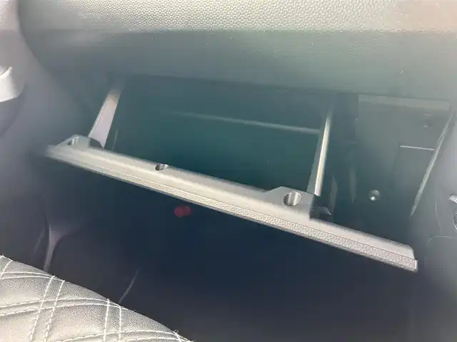 トヨタ ルーミー カスタムG 東京都 2021(令3)年 7.6万km ブラックマイカメタリック GRスポーツフルエアロ/ワンオーナー/純正ナビ / フルセグTV/Bluetooth/DVD/CD/バックカメラ /衝突回避支援ブレーキ/車線逸脱警報/ブレーキ制御付誤発進抑制/アダプティブクルーズコントロール/アダプティブドライビングビーム/衝突警報/ふらつき警報/サイドビューランプ/コーナーセンサー/路側逸脱警報/標識認識警報/両側パワースライドドア/LEDヘッドライト/LEDフォグランプ/オートライト/純正14インチアルミホイール/革調シートカバー/アイドリングストップ/プッシュスタート/スマートキー/電動オート格納ミラー/ウインカーミラー/ステアリングスイッチ/革巻きステアリングホイール/フロアマット/ドアバイザー/保証証/取扱説明書