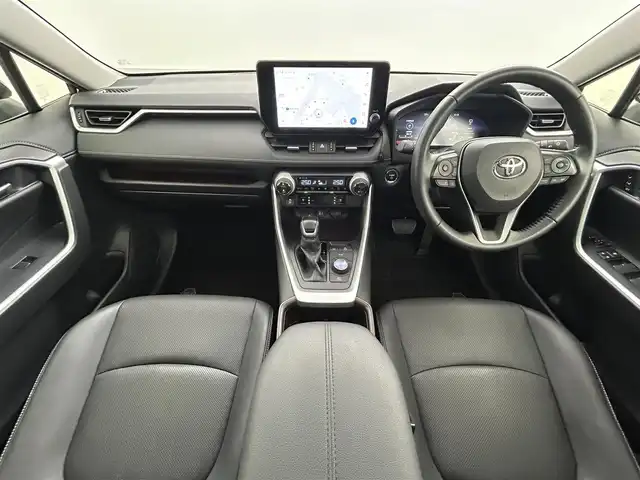 トヨタ ＲＡＶ４ ハイブリットG 岡山県 2023(令5)年 3.1万km アティチュードブラックマイカ 純正１０．５型ディスプレイオーディオ/（USB/HDMI/フルセグ/Carplay/AndroidAuto)/ＴＲＤエアロ（前/横/後下）/ガラスルーフ/ルーフレール/追従型クルーズコントロール/衝突軽減ブレーキ/踏み間違い防止/レーンキープアシスト/ブラインドスポットモニター/全周囲カメラ/コーナーセンサー（前/後）/合皮シート/パワーシート（運転席/助手席）/シートメモリ/シートヒーター（運転席/助手席）/エアシート（運転席/助手席）/ステアリングヒーター/電動リアゲート/LEDヘッドライト/オートハイビーム/フォグランプ/ドライブレコーダー（全方位）/純正18インチAW/スマートキー×1/禁煙車