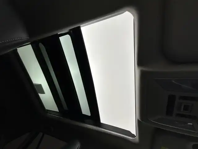 トヨタ ＲＡＶ４ ハイブリットG 岡山県 2023(令5)年 3.1万km アティチュードブラックマイカ 純正１０．５型ディスプレイオーディオ/（USB/HDMI/フルセグ/Carplay/AndroidAuto)/ＴＲＤエアロ（前/横/後下）/ガラスルーフ/ルーフレール/追従型クルーズコントロール/衝突軽減ブレーキ/踏み間違い防止/レーンキープアシスト/ブラインドスポットモニター/全周囲カメラ/コーナーセンサー（前/後）/合皮シート/パワーシート（運転席/助手席）/シートメモリ/シートヒーター（運転席/助手席）/エアシート（運転席/助手席）/ステアリングヒーター/電動リアゲート/LEDヘッドライト/オートハイビーム/フォグランプ/ドライブレコーダー（全方位）/純正18インチAW/スマートキー×1/禁煙車