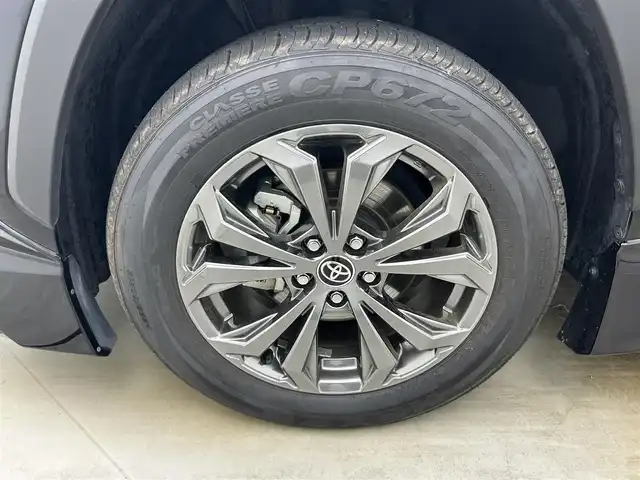 トヨタ ＲＡＶ４ ハイブリットG 岡山県 2023(令5)年 3.1万km アティチュードブラックマイカ 純正１０．５型ディスプレイオーディオ/（USB/HDMI/フルセグ/Carplay/AndroidAuto)/ＴＲＤエアロ（前/横/後下）/ガラスルーフ/ルーフレール/追従型クルーズコントロール/衝突軽減ブレーキ/踏み間違い防止/レーンキープアシスト/ブラインドスポットモニター/全周囲カメラ/コーナーセンサー（前/後）/合皮シート/パワーシート（運転席/助手席）/シートメモリ/シートヒーター（運転席/助手席）/エアシート（運転席/助手席）/ステアリングヒーター/電動リアゲート/LEDヘッドライト/オートハイビーム/フォグランプ/ドライブレコーダー（全方位）/純正18インチAW/スマートキー×1/禁煙車