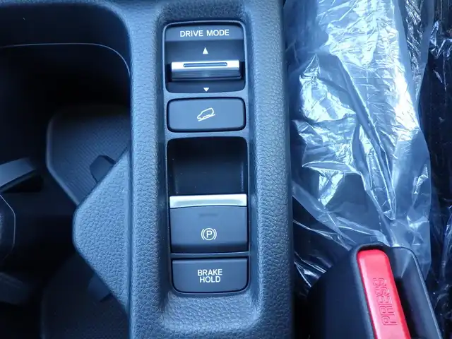 ホンダ ヴェゼル ハイブリッド e:HEV Z 千葉県 2025(令7)年 0.1千km クリスタルブラックパール e:HEV Z　4VC4AZ　Honda CONNECTディスプレー+ETC2.0車載器+ワイヤレス充電器(231000)/ホンダセンシング/・衝突軽減ブレーキ（CMBS）/・車線維持支援システム（LKAS）/・アダプティブクルーズコントロール（ACC）/・後方誤発進抑制機能/・誤発進抑制機能/パワーバックドア/ハーフレザーシート/前席シートヒーター/純正コネクトナビ/地デジTV/【Bluetooth接続】/【Apple CarPlay　Android Auto対応】/バックカメラ/ワイヤレス充電/革巻きステアリング/ステアリングヒーター/ステアリングスイッチ/パドルシフト/ETC（2.0）/LEDヘッドライト/フォグライト/ウインカーミラー/コーナーセンサー/純正18インチアルミホイル/サイド/カーテンエアバッグ/Honda スマートキー