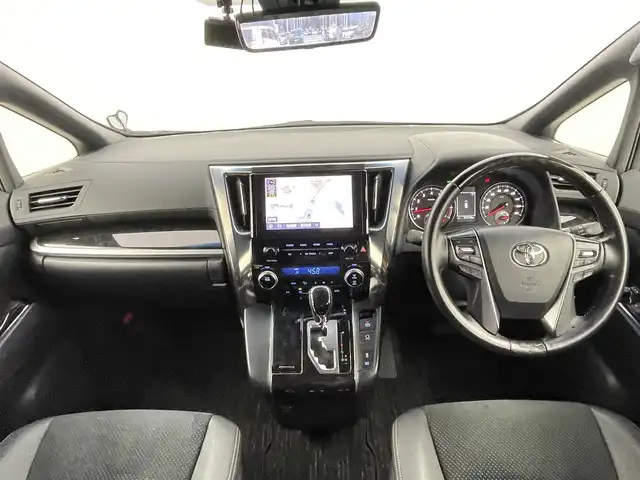 トヨタ アルファード S タイプゴールド 千葉県 2020(令2)年 4.2万km ホワイトパールクリスタルシャイン 禁煙車/トヨタセーフティセンス/・プリクラッシュセーフティ/・オートマチックハイビーム/・レーンディパーチャーアラート（LDA）/・ロードサインアシスト（RSA）（道路標識認識支援）/・先行車発進お知らせ機能/ブラインドスポットモニター/レーダークルーズコントロール/純正ナビ/　CD/DVD/BT/フルセグ/UＳＢ/フリップダウンモニター/両側パワースライドドア/パワーバックドア/デジタルインナーミラー/ビルトインETC/スマートキー&プッシュスタート/電動格納ミラー/ステアリングスイッチ/革巻きステアリング/電動パーキング/オートホールド/LEDヘッドライト/フォグライト