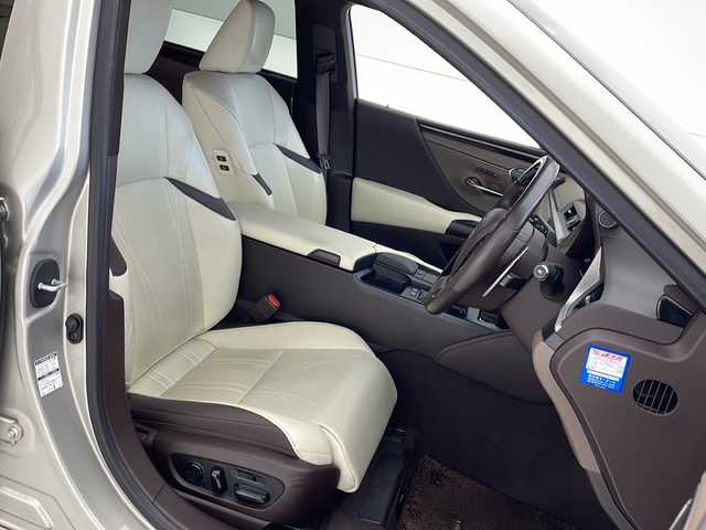 レクサス ＥＳ 300h バージョンL 沖縄県 2019(平31)年 6.4万km アイスエクリュマイカメタリック 純正メモリナビ/　CD/DVD/SD/BT/フルセグTV/パノラミックビューモニター/マークレビンソン/サンルーフ/デジタルインナーミラー　/ビルトインETC2.0/ドライブレコーダー（ZDR-022）/プリクラッシュセーフティ/アダプティブクルーズコントロール/レーンアシスト/クリアランスソナー/オートマチックハイビーム/ブラインドスポットモニター/アクセサリーコンセント（AC100V・1500W） /パワーバックドア/ホワイトレザーシート/前席シートヒーター/前席シートエアコン/前席パワーシート/純正18インチAW/純正フロアマット/プッシュスタート/スマートキ―/保証書/取扱説明書