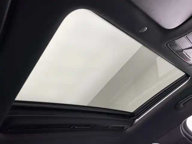 メルセデス・ベンツ ＧＬＣ２２０ d 4マチック クーペ AMGライン 愛知県 2020(令2)年 5.2万km 白 純正１２．３型ＤＡナビＴＶ　サンルーフ　禁煙　Ｂｕｒｍｅｓｔｅｒ　黒革　レザーエクスクルーシブパッケージ　シートベンチレーション　衝突軽減　追従クルコン　ＢＳＭ　全方位カメラ　コーナーセンサー　ＬＥＤオートライト　パワーシート　シートヒーター　パワーバックドア　レーダーセーフティパッケージ　オートハイビーム