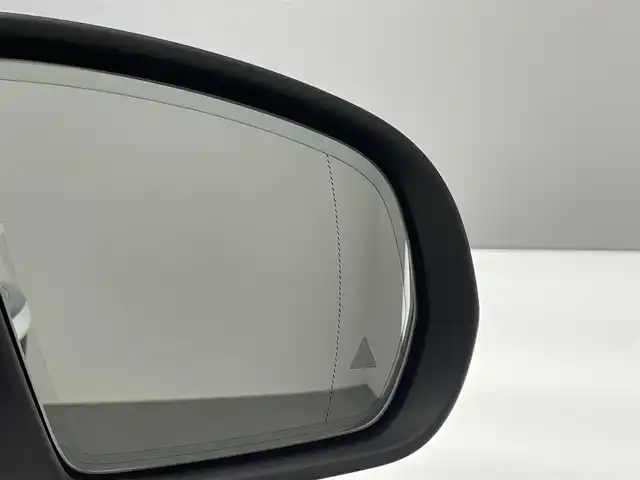 メルセデス・ベンツ ＧＬＣ２２０ d 4マチック クーペ AMGライン 愛知県 2020(令2)年 5.2万km 白 純正１２．３型ＤＡナビＴＶ　サンルーフ　禁煙　Ｂｕｒｍｅｓｔｅｒ　黒革　レザーエクスクルーシブパッケージ　シートベンチレーション　衝突軽減　追従クルコン　ＢＳＭ　全方位カメラ　コーナーセンサー　ＬＥＤオートライト　パワーシート　シートヒーター　パワーバックドア　レーダーセーフティパッケージ　オートハイビーム