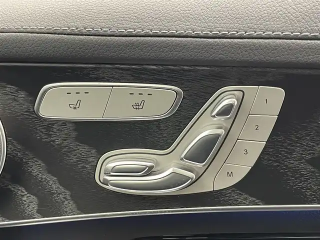 メルセデス・ベンツ ＧＬＣ２２０ d 4マチック クーペ AMGライン 愛知県 2020(令2)年 5.2万km 白 純正１２．３型ＤＡナビＴＶ　サンルーフ　禁煙　Ｂｕｒｍｅｓｔｅｒ　黒革　レザーエクスクルーシブパッケージ　シートベンチレーション　衝突軽減　追従クルコン　ＢＳＭ　全方位カメラ　コーナーセンサー　ＬＥＤオートライト　パワーシート　シートヒーター　パワーバックドア　レーダーセーフティパッケージ　オートハイビーム