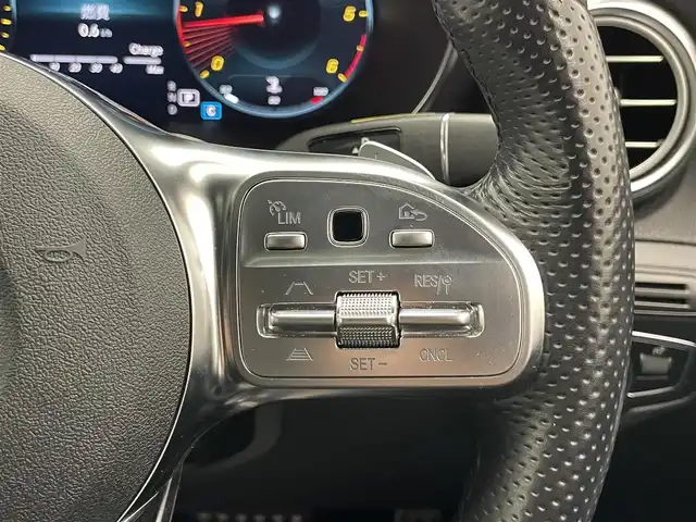 メルセデス・ベンツ ＧＬＣ２２０ d 4マチック クーペ AMGライン 愛知県 2020(令2)年 5.2万km 白 純正１２．３型ＤＡナビＴＶ　サンルーフ　禁煙　Ｂｕｒｍｅｓｔｅｒ　黒革　レザーエクスクルーシブパッケージ　シートベンチレーション　衝突軽減　追従クルコン　ＢＳＭ　全方位カメラ　コーナーセンサー　ＬＥＤオートライト　パワーシート　シートヒーター　パワーバックドア　レーダーセーフティパッケージ　オートハイビーム