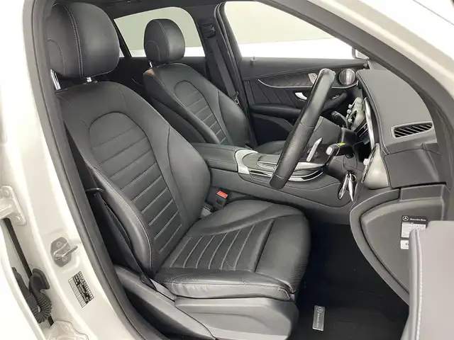 メルセデス・ベンツ ＧＬＣ２２０ d 4マチック クーペ AMGライン 愛知県 2020(令2)年 5.2万km 白 純正１２．３型ＤＡナビＴＶ　サンルーフ　禁煙　Ｂｕｒｍｅｓｔｅｒ　黒革　レザーエクスクルーシブパッケージ　シートベンチレーション　衝突軽減　追従クルコン　ＢＳＭ　全方位カメラ　コーナーセンサー　ＬＥＤオートライト　パワーシート　シートヒーター　パワーバックドア　レーダーセーフティパッケージ　オートハイビーム