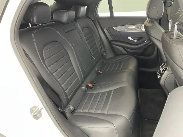 メルセデス・ベンツ ＧＬＣ２２０ d 4マチック クーペ AMGライン 愛知県 2020(令2)年 5.2万km 白 純正１２．３型ＤＡナビＴＶ　サンルーフ　禁煙　Ｂｕｒｍｅｓｔｅｒ　黒革　レザーエクスクルーシブパッケージ　シートベンチレーション　衝突軽減　追従クルコン　ＢＳＭ　全方位カメラ　コーナーセンサー　ＬＥＤオートライト　パワーシート　シートヒーター　パワーバックドア　レーダーセーフティパッケージ　オートハイビーム