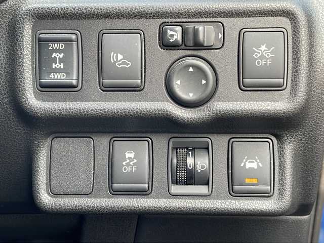 日産 ノート e－パワー X FOUR 青森県 2018(平30)年 7.1万km シャイニングブルー 4WD/ワンオーナー/純正SDナビ・フルセグTV/CD・DVD・Bluetooth・SD/アラウンドビューモニター/インテリジェントルームミラー/エマージェンシーブレーキ/レーンキープアシスト/フロント・バックソナー/純正フロアマット/LEDヘッドライト/オートライト/純正15インチアルミ/ドアバイザー/プッシュスタート/インテリキー/R1.R3.R5.R7ディーラー記録簿有/スペアキー/保証書・取説書