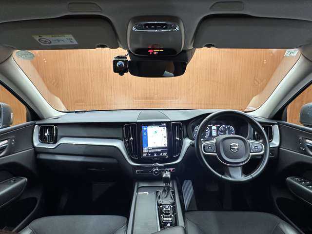 ボルボ ＸＣ６０ D4 AWD モーメンタム 千葉県 2019(平31)年 5.6万km オスミウムグレーM 1オーナー　/純正ナビ　/360°カメラ　/ACC　/BLIS　/ハーフレザーシート　/シートヒーター　/パワーシート　/パーキングアシスト　/LEDヘッドライト　/ハイビームアシスト　/電動リアゲート　/ドライブレコーダー　/ETC