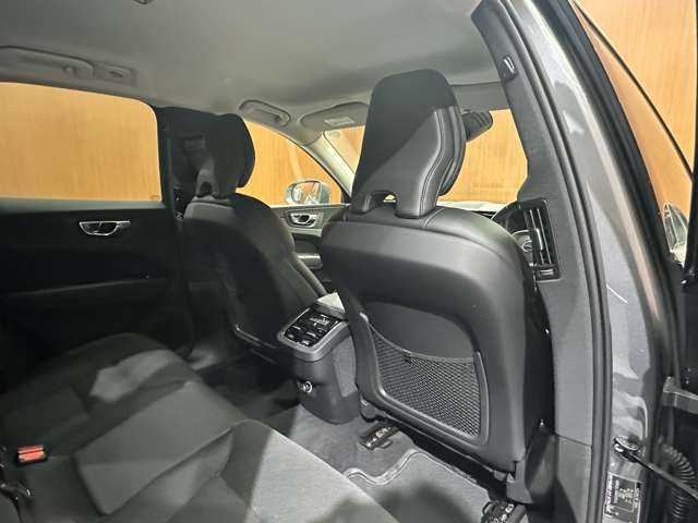 ボルボ ＸＣ６０ D4 AWD モーメンタム 千葉県 2019(平31)年 5.6万km オスミウムグレーM 1オーナー　/純正ナビ　/360°カメラ　/ACC　/BLIS　/ハーフレザーシート　/シートヒーター　/パワーシート　/パーキングアシスト　/LEDヘッドライト　/ハイビームアシスト　/電動リアゲート　/ドライブレコーダー　/ETC