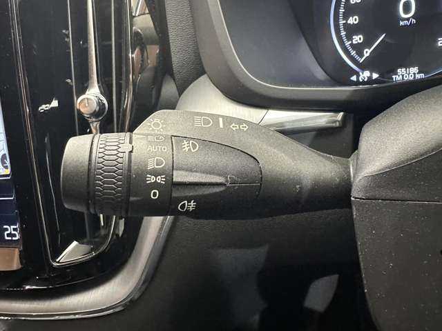 ボルボ ＸＣ６０ D4 AWD モーメンタム 千葉県 2019(平31)年 5.6万km オスミウムグレーM 1オーナー　/純正ナビ　/360°カメラ　/ACC　/BLIS　/ハーフレザーシート　/シートヒーター　/パワーシート　/パーキングアシスト　/LEDヘッドライト　/ハイビームアシスト　/電動リアゲート　/ドライブレコーダー　/ETC