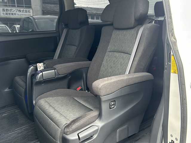 トヨタ ヴェルファイア 2．4Z Gエディション 石川県 2012(平24)年 17.5万km ホワイトパールクリスタルシャイン ワンオーナー/純正HDDナビゲーション/【HDD・CD/DVD・Bluetooth】/・フルセグTV/・バックカメラ/ビルドインETC/コーナーセンサー/クルーズコンtロール/ステアリングスイッチ/純正フリップダウンモニター/前席・2列目パワーシート/・メモリ付きシート/両側パワースライド/ウッドコンビステアリング/LEDライト/・フォグランプ/ローダウン/純正テールランプ車載