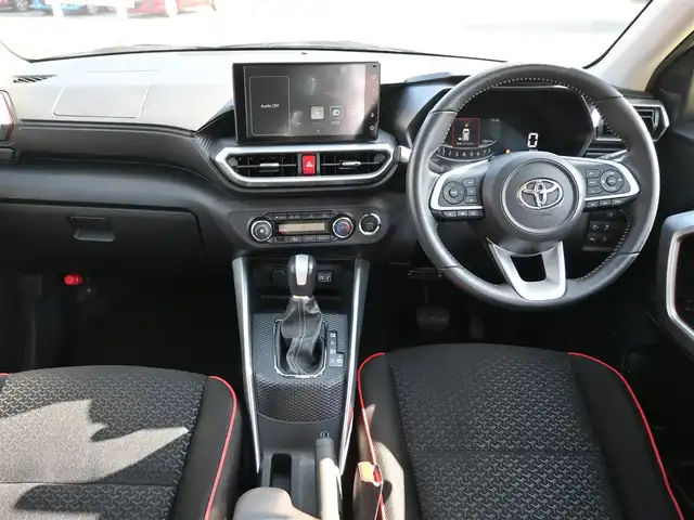 トヨタ ライズ Z 千葉県 2020(令2)年 3.3万km シャイニングホワイトパール スマートアシストIII/レーダークルーズコントロール/ブラインドスポットモニター/RCTA（リヤクロストラフィックアラート）/エコアイドル/ディスプレイオーディオ/【Bluetooth接続　Apple CarPlay対応】/純正地デジTV/パノラマモニター/前席シートヒーター/革巻きステアリング/ステアリングスイッチ/ETC/LEDヘッドライト/フォグライト/ウインカーミラー/コーナーセンサー/純正17インチアルミホイル/サイド/カーテンエアバッグ/キーフリーシステム