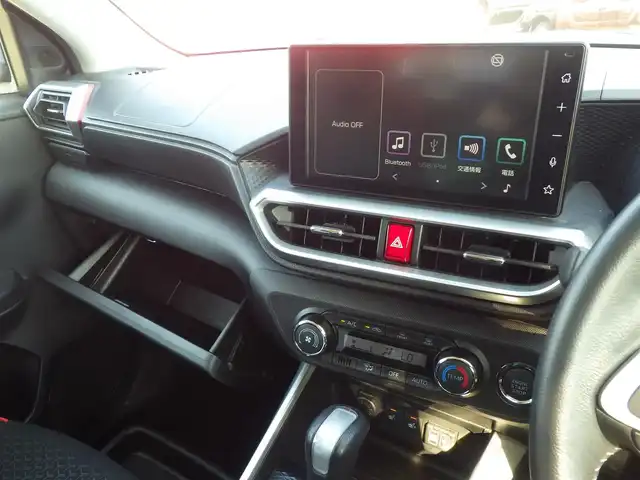 トヨタ ライズ Z 千葉県 2020(令2)年 3.3万km シャイニングホワイトパール スマートアシストIII/レーダークルーズコントロール/ブラインドスポットモニター/RCTA（リヤクロストラフィックアラート）/エコアイドル/ディスプレイオーディオ/【Bluetooth接続　Apple CarPlay対応】/純正地デジTV/パノラマモニター/前席シートヒーター/革巻きステアリング/ステアリングスイッチ/ETC/LEDヘッドライト/フォグライト/ウインカーミラー/コーナーセンサー/純正17インチアルミホイル/サイド/カーテンエアバッグ/キーフリーシステム