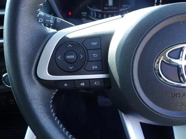 トヨタ ライズ Z 千葉県 2020(令2)年 3.3万km シャイニングホワイトパール スマートアシストIII/レーダークルーズコントロール/ブラインドスポットモニター/RCTA（リヤクロストラフィックアラート）/エコアイドル/ディスプレイオーディオ/【Bluetooth接続　Apple CarPlay対応】/純正地デジTV/パノラマモニター/前席シートヒーター/革巻きステアリング/ステアリングスイッチ/ETC/LEDヘッドライト/フォグライト/ウインカーミラー/コーナーセンサー/純正17インチアルミホイル/サイド/カーテンエアバッグ/キーフリーシステム