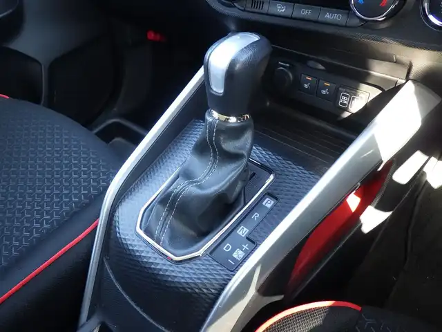 トヨタ ライズ Z 千葉県 2020(令2)年 3.3万km シャイニングホワイトパール スマートアシストIII/レーダークルーズコントロール/ブラインドスポットモニター/RCTA（リヤクロストラフィックアラート）/エコアイドル/ディスプレイオーディオ/【Bluetooth接続　Apple CarPlay対応】/純正地デジTV/パノラマモニター/前席シートヒーター/革巻きステアリング/ステアリングスイッチ/ETC/LEDヘッドライト/フォグライト/ウインカーミラー/コーナーセンサー/純正17インチアルミホイル/サイド/カーテンエアバッグ/キーフリーシステム