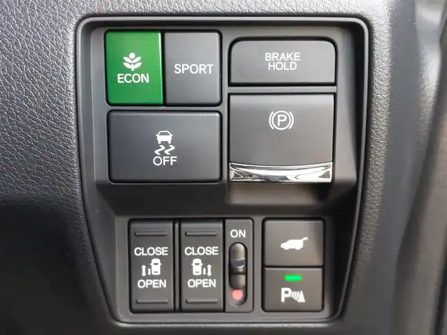 ホンダ オデッセイ ハイブリッド e:HEVアブソルート EXブラックED 東京都 2024(令6)年 0.8万km プラチナホワイトパール 純正11インチナビ/フルセグ/全方位カメラ/フリップダウンモニター/ビルトインETC/両側パワースライドドア/ワイヤレス充電/パドルシフト/レザーシート/シートヒーター/オットマン/パワーテールゲート/衝突軽減ブレーキ/レーンキープアシスト/ブラインドスポットモニター/コーナーセンサー/LEDヘッドライト