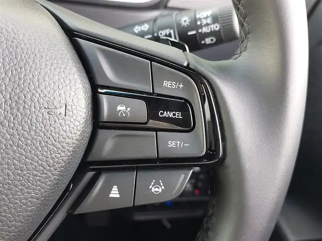 ホンダ オデッセイ ハイブリッド e:HEVアブソルート EXブラックED 東京都 2024(令6)年 0.8万km プラチナホワイトパール 純正11インチナビ/フルセグ/全方位カメラ/フリップダウンモニター/ビルトインETC/両側パワースライドドア/ワイヤレス充電/パドルシフト/レザーシート/シートヒーター/オットマン/パワーテールゲート/衝突軽減ブレーキ/レーンキープアシスト/ブラインドスポットモニター/コーナーセンサー/LEDヘッドライト