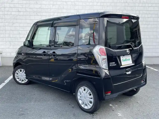 日産 デイズ ルークス S 愛知県 2018(平30)年 2.1万km ブラック ・社外メモリーナビ/・ワンセグテレビ/・CD/DVD再生機能/・AUX接続機能/・バックカメラ/・衝突軽減ブレーキ/・キーレスエントリー/・ベンチシート/・社外フロアマット