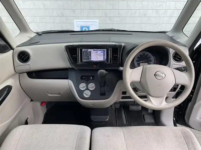 日産 デイズ ルークス S 愛知県 2018(平30)年 2.1万km ブラック ・社外メモリーナビ/・ワンセグテレビ/・CD/DVD再生機能/・AUX接続機能/・バックカメラ/・衝突軽減ブレーキ/・キーレスエントリー/・ベンチシート/・社外フロアマット