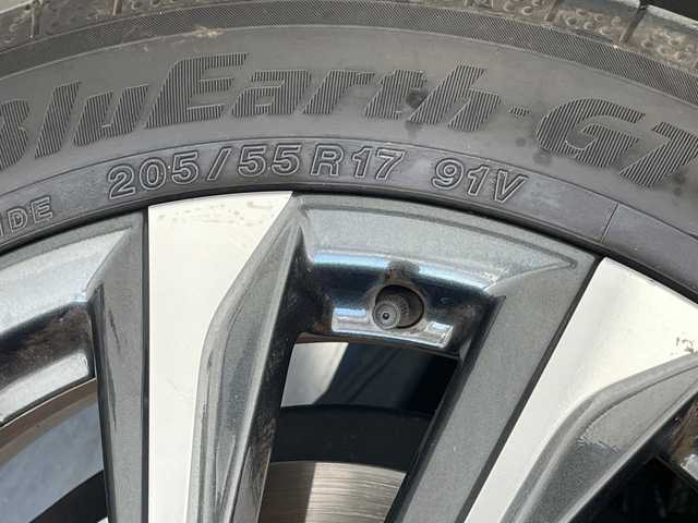 トヨタ ヴォクシー ハイブリッド S－Z 愛知県 2023(令5)年 3.5万km ホワイトパールクリスタルシャイン トヨタチームメイト/アドバンストパーク/アドバンストドライブ/純正ディズプレイオーディオナビ/フリップダウンモニター/両側パワースライドドア/レーダークルーズコントロール/シートヒーター/バックカメラ/ヘッドアップディスプレイ/コーナーセンサー/純正アルミホイール/ETC2.0/ブラインドスポットモニター/LEDヘッドライト/インテリジェントミラー/リアオートエアコン/オートマチックハイビーム/ドライブレコーダー/衝突軽減システム/Bluetooth/ステアリングスイッチ/スマートキー/プッシュスタート