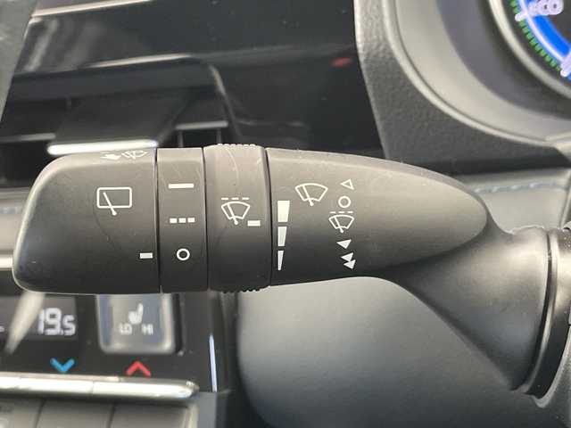 トヨタ ヴォクシー ハイブリッド S－Z 愛知県 2023(令5)年 3.5万km ホワイトパールクリスタルシャイン トヨタチームメイト/アドバンストパーク/アドバンストドライブ/純正ディズプレイオーディオナビ/フリップダウンモニター/両側パワースライドドア/レーダークルーズコントロール/シートヒーター/バックカメラ/ヘッドアップディスプレイ/コーナーセンサー/純正アルミホイール/ETC2.0/ブラインドスポットモニター/LEDヘッドライト/インテリジェントミラー/リアオートエアコン/オートマチックハイビーム/ドライブレコーダー/衝突軽減システム/Bluetooth/ステアリングスイッチ/スマートキー/プッシュスタート