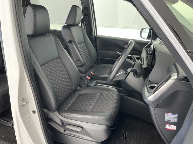 トヨタ ヴォクシー ハイブリッド S－Z 愛知県 2023(令5)年 3.5万km ホワイトパールクリスタルシャイン トヨタチームメイト/アドバンストパーク/アドバンストドライブ/純正ディズプレイオーディオナビ/フリップダウンモニター/両側パワースライドドア/レーダークルーズコントロール/シートヒーター/バックカメラ/ヘッドアップディスプレイ/コーナーセンサー/純正アルミホイール/ETC2.0/ブラインドスポットモニター/LEDヘッドライト/インテリジェントミラー/リアオートエアコン/オートマチックハイビーム/ドライブレコーダー/衝突軽減システム/Bluetooth/ステアリングスイッチ/スマートキー/プッシュスタート