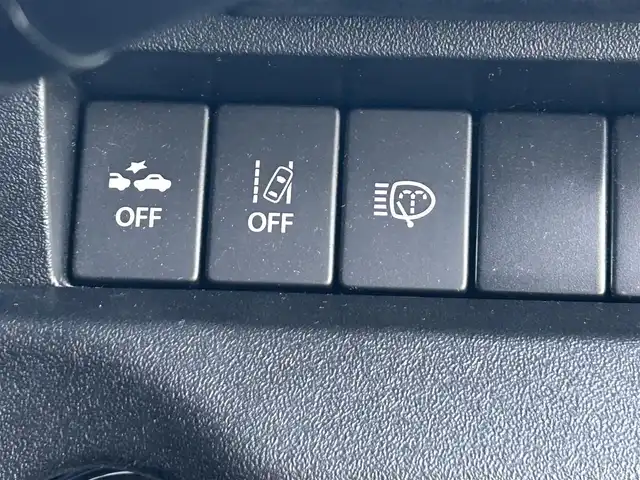 スズキ ジムニー XC 栃木県 2021(令3)年 4.4万km ピュアホワイトP スズキセーフティサポート/・デュアルセンサーブレーキサポート/・車線逸脱警報機能/・ふらつき警報機能/・標識認識機能/・ハイビームアシスト/・先行車発進お知らせ機能/4WD/D/N席シートヒーター/革巻きステアリング/ステアリングスイッチ（非連動）/クルーズコントロール/LEDヘッドライト/フォグランプ/オートライト/ダウンヒルアシストコントロール/スマートキー×２/プッシュスタート/純正16インチAW/純正フロアマット/横滑り防止システム/電動格納ウィンカーミラー