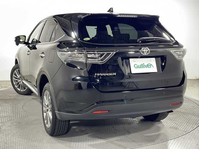 トヨタ ハリアー プレミアム 広島県 2017(平29)年 5.9万km ブラック ＡＬＰＩＮＥ９型ナビ　/バックカメラ　/レーダークルーズコントロール　/フルセグＴＶ　/パワーシート　/パワーバックドア　/オートハイビーム　/レーンキープアシスト　/衝突軽減　/コーナーセンサー　/ドラレコ　/ETC/純正18インチアルミホイール(235/55/R18)/エアバック（運転席/助手席/サイド/カーテン）