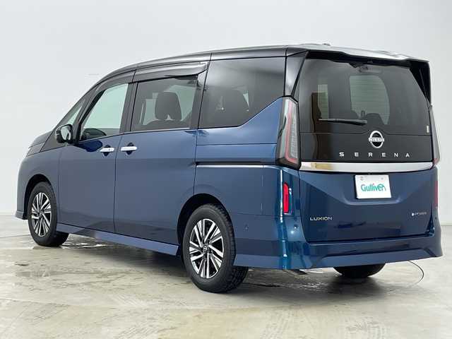 日産 セレナ e－パワー ルキシオン 道央・札幌 2023(令5)年 0.5万km 青Ⅱ ・NISSANConnectナビ/・BT&USB&フルセグTV/・HDMI&AppleCarPlay/・全方位カメラ内臓式ドライブレコーダー前後/・プロパイロット/・インテリジェントクルーズコントロール/・エマージェンシーブレーキ/・両側パワースライドドア/・レザーシート/・ステアリングスイッチ/・ヘッドアップディスプレイ/・ビルトインETC2.0/・インテリジェントルームミラー/・AC1500W/・LEDヘッドライト/・オートライト/・オートマチックハイビーム/・プッシュスタート/・スマートキー