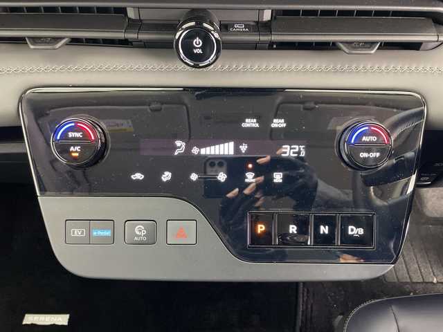 日産 セレナ e－パワー ルキシオン 道央・札幌 2023(令5)年 0.5万km 青Ⅱ ・NISSANConnectナビ/・BT&USB&フルセグTV/・HDMI&AppleCarPlay/・全方位カメラ内臓式ドライブレコーダー前後/・プロパイロット/・インテリジェントクルーズコントロール/・エマージェンシーブレーキ/・両側パワースライドドア/・レザーシート/・ステアリングスイッチ/・ヘッドアップディスプレイ/・ビルトインETC2.0/・インテリジェントルームミラー/・AC1500W/・LEDヘッドライト/・オートライト/・オートマチックハイビーム/・プッシュスタート/・スマートキー